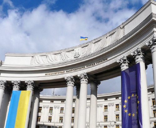 «Тільки на території РФ»: МЗС України відреагувало на погрози Путіна про «буферну зону» 